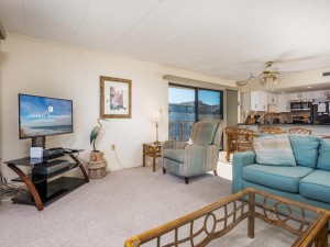 saltysands206-15livingarea.jpg