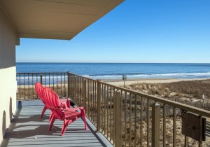 saltysands206-5967wraparoundbalcony.jpg
