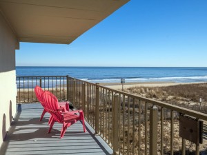 saltysands206-5967wraparoundbalcony.jpg