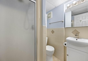 pelican305-14-bath.jpg