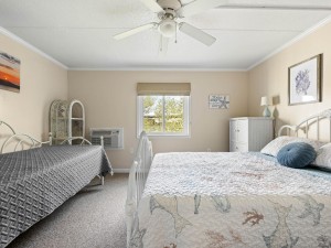 pelican305-15-bedroom.jpg