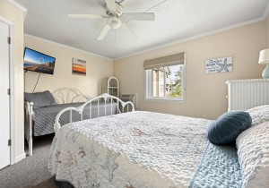 pelican305-16-bedroom.jpg