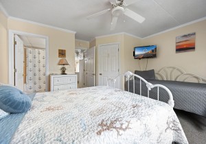 pelican305-17-bedroom.jpg