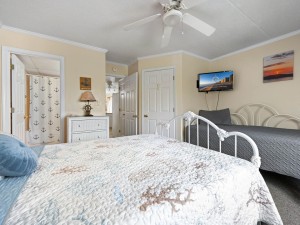 pelican305-17-bedroom.jpg