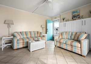 pelican305-6-living-area.jpg