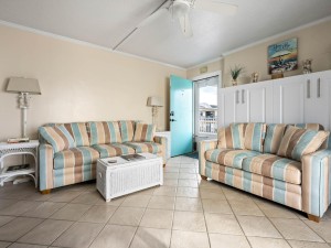 pelican305-6-living-area.jpg