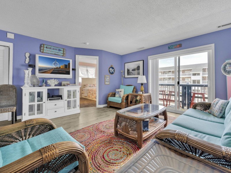 tiffbysea230bv2-4-living-area.jpg