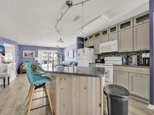 tiffbysea230bv2-5-kitchen.jpg