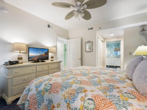 captivabay104-15-primary-bedroom.jpg