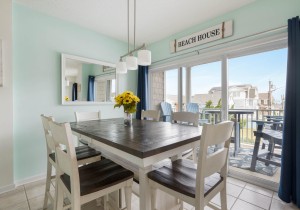 captivabay104-5-dining-area.jpg