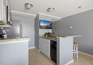 makai210-10-kitchen.jpg