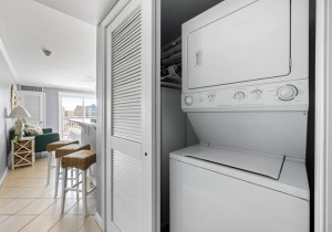 makai210-13-laundry.jpg