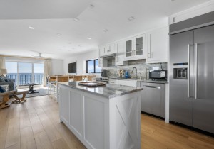 mariner3s-10-kitchen.jpg
