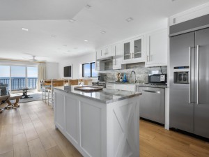 mariner3s-10-kitchen.jpg
