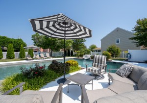 teal1501-10-lounging-area.jpg
