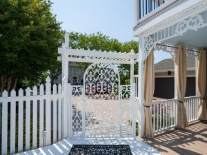 teal1501-20-gate.jpg