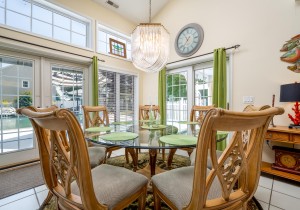 teal1501-30-dining-area-informal.jpg