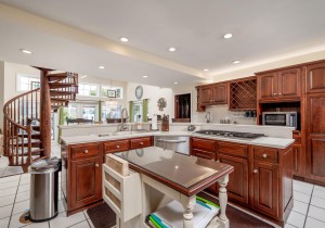 teal1501-35-kitchen.jpg