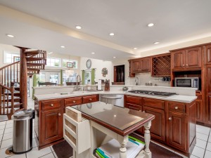 teal1501-35-kitchen.jpg