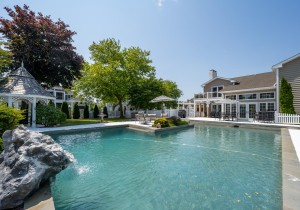 teal1501-4-exterior-pool.jpg