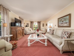 teal1501-42-living-area.jpg