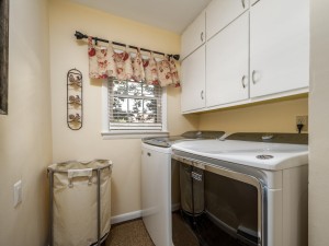 teal1501-47-laundry.jpg
