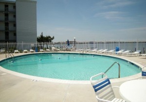 thunder-isle-outdoor-pool.jpg