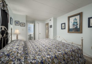 thunderisland106c-11-primary-bedroom.jpg
