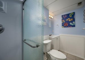 thunderisland106c-12-primary-bath.jpg