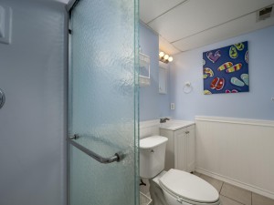 thunderisland106c-12-primary-bath.jpg
