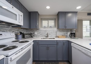 thunderisland106c-4-kitchen.jpg