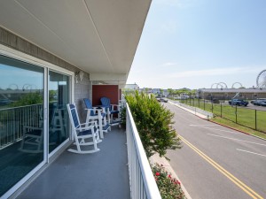 assateaguehouse107-4-bal-and-view.jpg