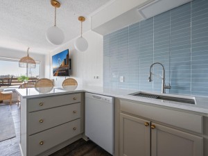 oceanpoint303-12-kitchen.jpg