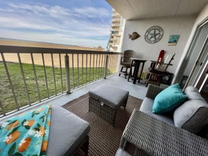 img-7859-balcony-owner.jpeg