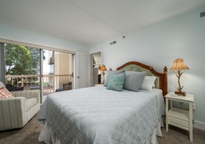 triotons101a-16-primary-bedroom.jpg