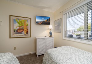 triotons101a-21-bedroom-2.jpg