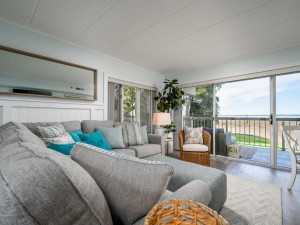 triotons101a-8-living-area.jpg
