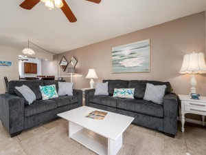 wightbay456b-15-living-area.jpg