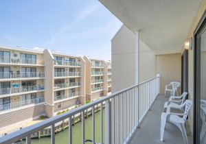 wightbay456b-5-balcony.jpg