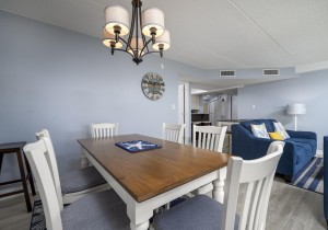 atlantis706-14-dining-area.jpg