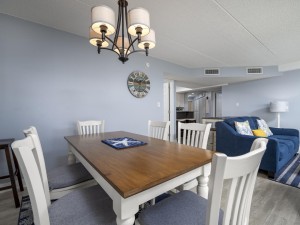 atlantis706-14-dining-area.jpg