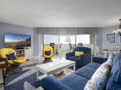 atlantis706-8-living-area.jpg