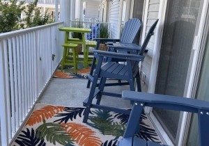 photo2-balcony-owner.jpg