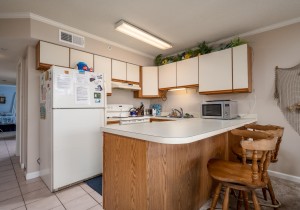 sunrisesea304-7-kitchen.jpg