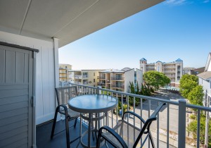 diamondhead402-2-balcony.jpg