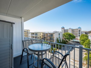 diamondhead402-2-balcony.jpg