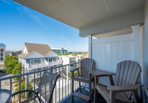 diamondhead402-3-balcony.jpg