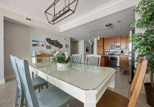 gateway611-13-dining-area.jpg