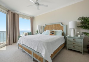 gateway611-15-primary-bedroom.jpg