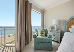 gateway611-17-primary-bedroom.jpg